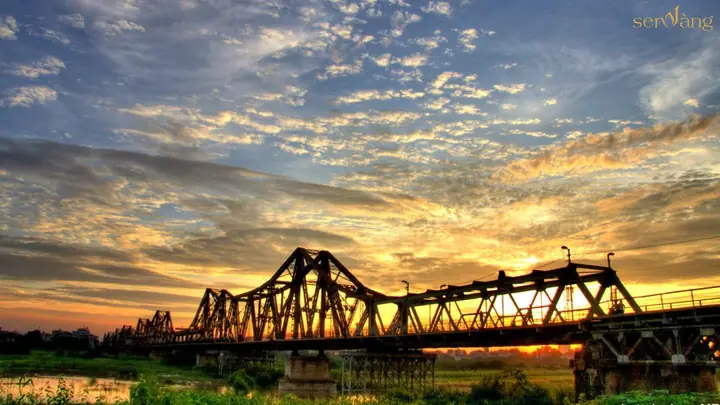Cầu Long Biên