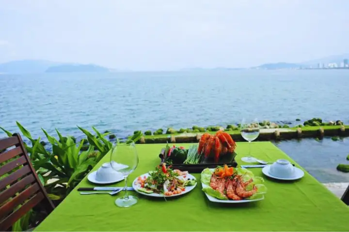 Ẩm Thực Dọc Bờ Biển Trần Phú