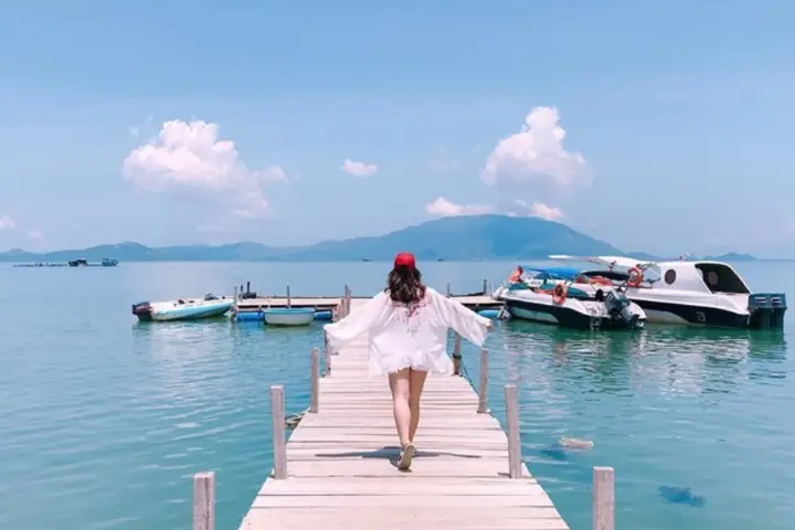Cầu Gỗ Tình Yêu Điệp Sơn