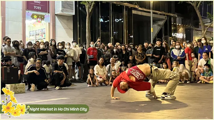 Live Music At Nguyen Hue Night Market