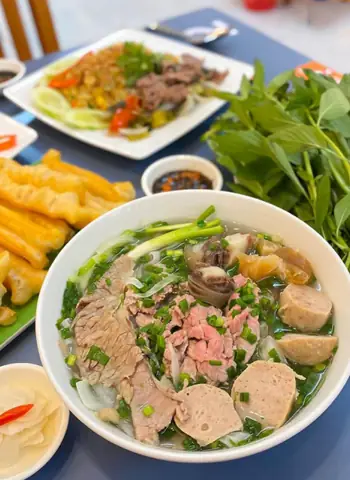 Phở Khô Bảo Lộc: Lưu Ngay 11 Địa Chỉ Quán Ăn Nổi Tiếng