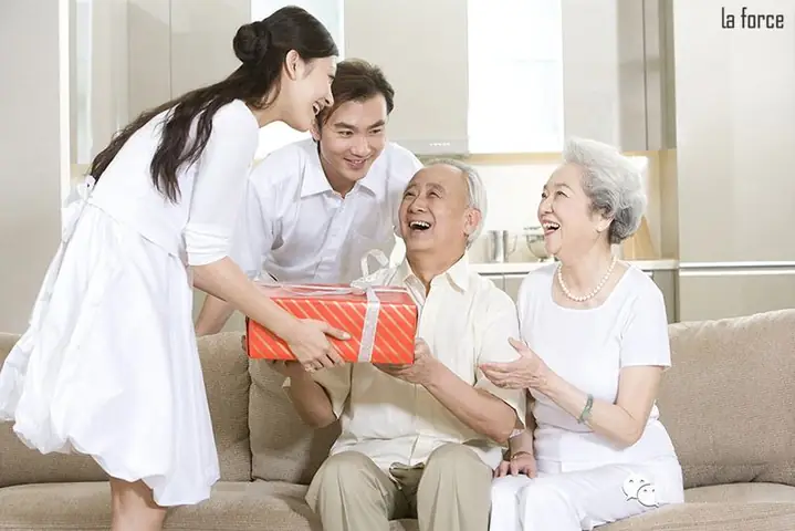 Tặng Máy Massage Nhân Ngày Kỷ Niệm Cưới Bố Mẹ Tặng Máy Massage Nhân Ngày Kỷ Niệm Cưới Bố Mẹ