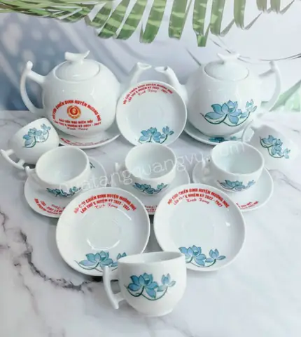 11.2. Bộ Ấm Chén Làm Quà Tặng Ngày Họp Lớp