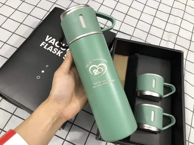 Bình Giữ Nhiệt Làm Quà Họp Lớp
