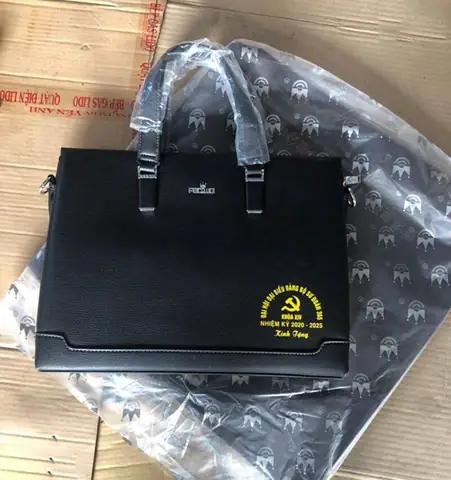 11.4. Balo, Cặp Da Làm Quà Tặng Thầy Cô Dịp Họp Lớp