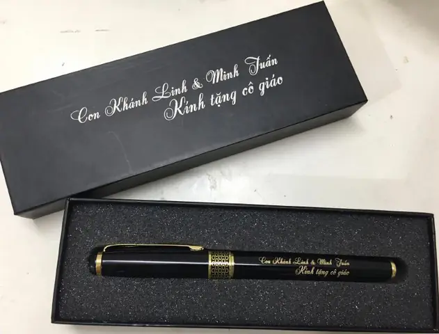 Bút Ký Làm Quà Lưu Niệm Họp Lớp