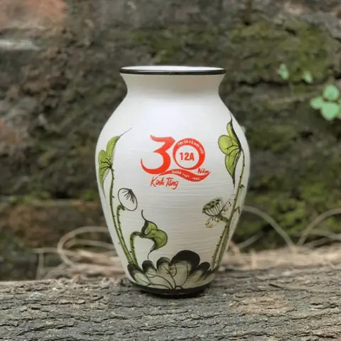 12.2. Bình Hoa Quà Lưu Niệm Họp Lớp