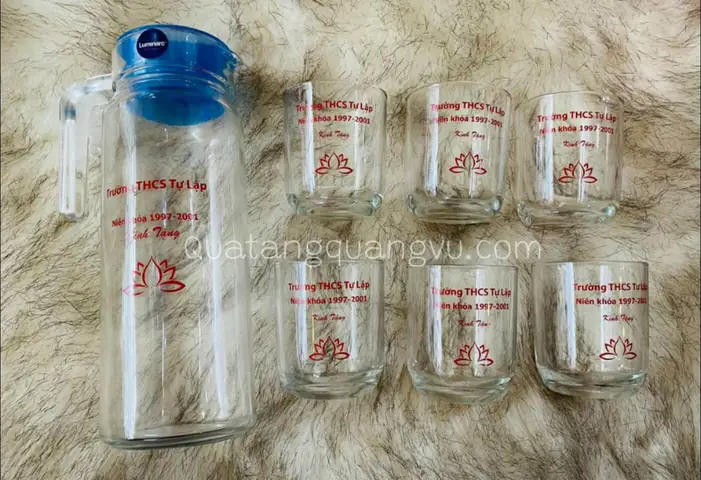 11.3. Bộ Ly Thủy Tinh Quà Lưu Niệm Họp Lớp