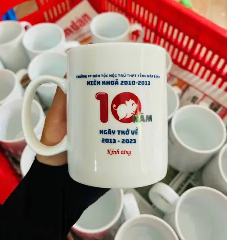 Ly Sứ In Logo Làm Quà Họp Lớp