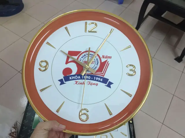 Đồng Hồ Treo Tường Làm Quà Tặng Ngày Họp Lớp
