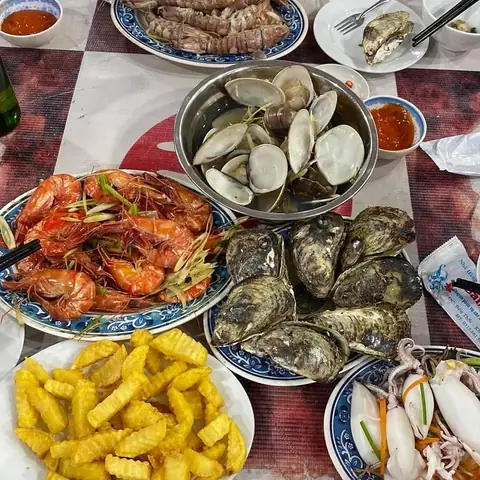 Nhà Hàng Tằng Hậu