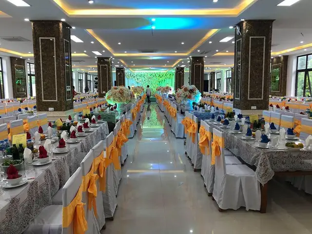 11. Nhà Hàng Quy Sơn – Chuyên Hải Sản 11. Nhà Hàng Quy Sơn – Chuyên Hải Sản