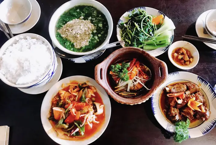 Đổi Gió Với 21+ Quán Ăn Trưa Ngon Nổi Tiếng Nha Trang Đổi Gió Với 21+ Quán Ăn Trưa Ngon Nổi Tiếng Nha Trang