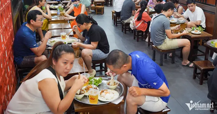 Top 5 Quán Bánh Cuốn Ngon Ở Hà Nội: Review Chi Tiết Thực Tế Cho Tín Đồ Ẩm Thực Top 5 Quán Bánh Cuốn Ngon Ở Hà Nội: Review Chi Tiết Thực Tế Cho Tín Đồ Ẩm Thực