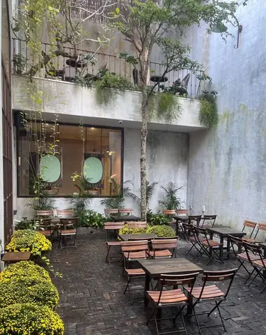 10. Gé Cafe