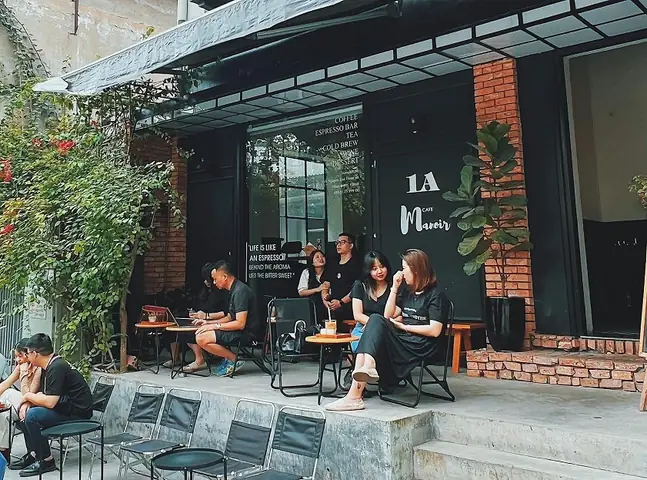 12. Manoir Cafe