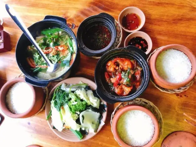 Cơm Niêu Hữu Tình