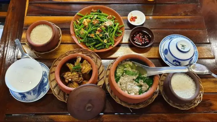 Cơm Niêu Mer