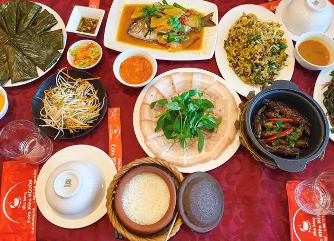 Nhà Hàng Cơm Niêu Nguồn