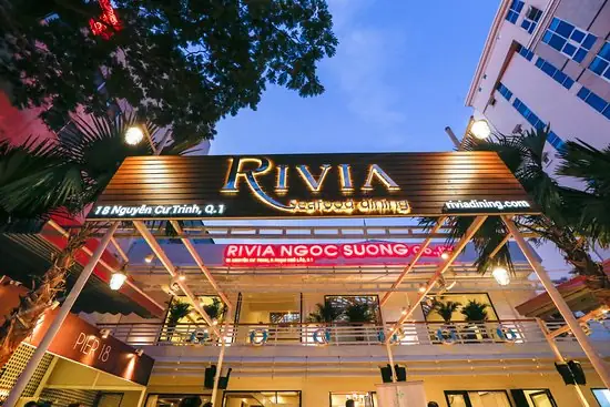 15. Nhà Hàng Rivia