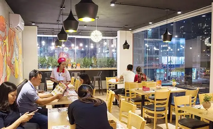 13. Hải Sản Kiểu Mỹ Lobster Bay – Quán Hải Sản Tươi Sống