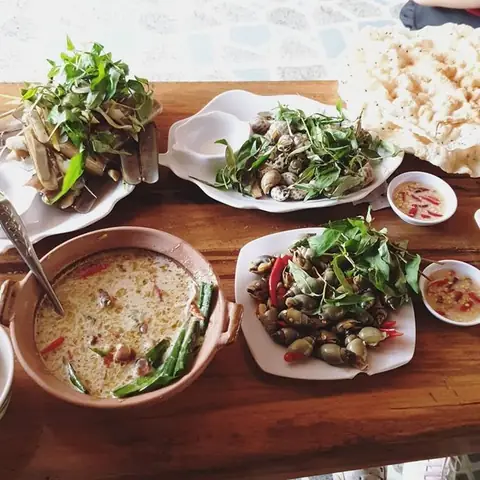 Thiên Đường Ốc Hallo