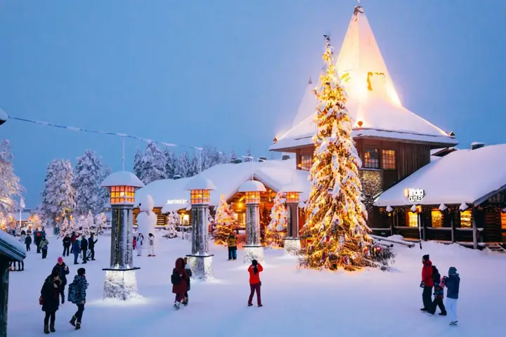 Còn Gì Tuyệt Vời Hơn Khi Có Cơ Hội Tìm Gặp Ông Già Noel Tại Thành Phố Rovaniemi (phần Lan) Để Tận Hưởng Không Khí Giáng Sinh Ấm Áp.