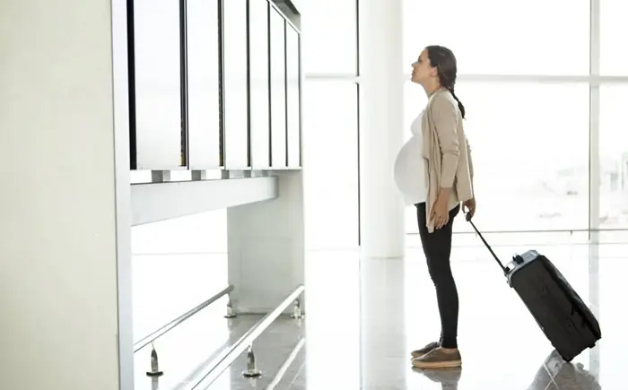 Bà Bầu Đi Máy Bay Cần Giấy Tờ Gì?