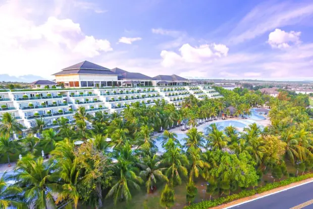 Top Các Khách Sạn Mũi Né Có Bãi Biển Riêng View Đẹp Chỉ Từ 219k