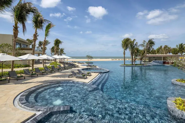 Ảnh Hồ Bơi Tại Melia Hồ Tràm Beach Ảnh Hồ Bơi Tại Melia Hồ Tràm Beach