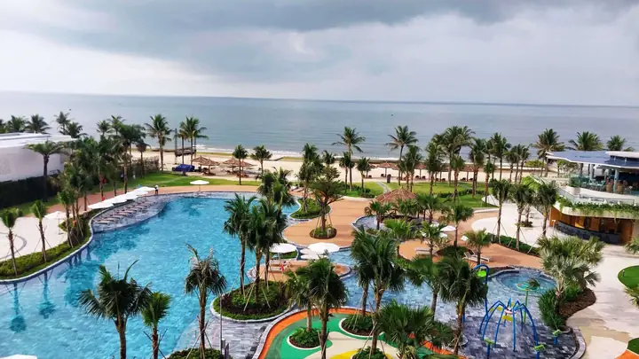 Ảnh Hồ Bơi Tại Dhawa Hồ Tràm Resort Ảnh Hồ Bơi Tại Dhawa Hồ Tràm Resort