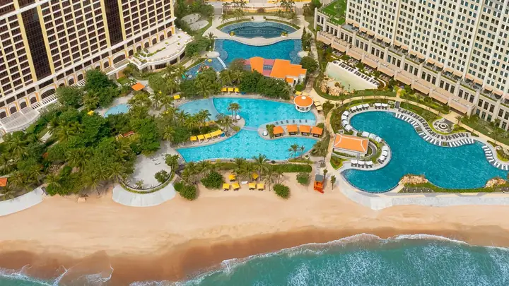 Ảnh Hồ Bơi Tại The Grand Hồ Tràm Ảnh Hồ Bơi Tại The Grand Hồ Tràm