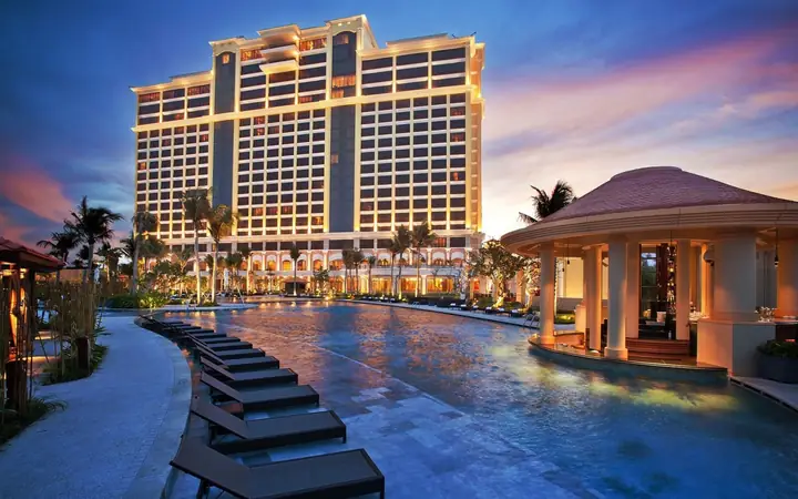 Ảnh Hồ Bơi Tại The Grand Hồ Tràm Ảnh Hồ Bơi Tại The Grand Hồ Tràm