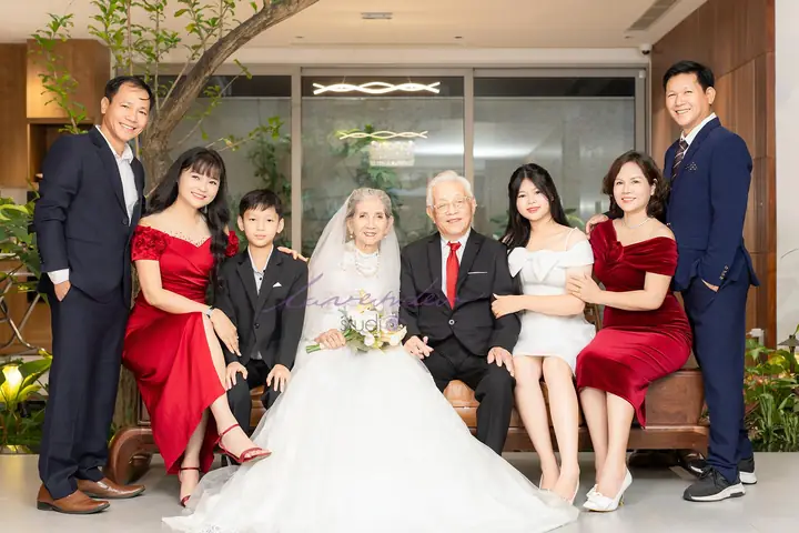 Reviews Studio Chụp Ảnh Gia Đình Đẹp Ở Hà Nội Năm 2024- 2025 Reviews Studio Chụp Ảnh Gia Đình Đẹp Ở Hà Nội Năm 2024- 2025
