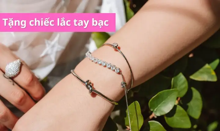 Tặng Bạn Gái Mới Quen Chiếc Lắc Tay Bạc Kiểu Dáng Thanh Lịch Tặng Bạn Gái Mới Quen Chiếc Lắc Tay Bạc Kiểu Dáng Thanh Lịch