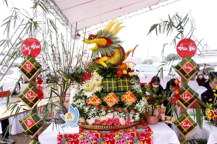 Ngày 27/01, Liên Đoàn Lao Động (lđlđ) Tỉnh Bắc Giang Tổ Chức Hội Thi “gói Bánh Chưng” Và “bày Mâm Ngũ Quả Ngày Tết” Nhằm Tạo Sân Chơi Bổ Ích Cho Cán Bộ, Đoàn Viên, Công Nhân Lao Động (cnlđ) Thể Hiện Năng Khiếu Thẩm Mỹ, Sự Khéo Léo, Sáng Tạo; Đồng Thời Nâng Cao Hiểu Biết, Phát Huy Gìn Giữ Nét Đẹp Văn Hóa Tết Cổ Truyền Của Dân Tộc.