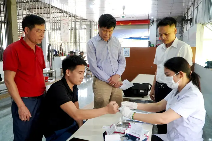 Giám Sát Ca Bệnh Sốt Rét Ngoại Lai Tại Thị Trấn Vũ Quang
