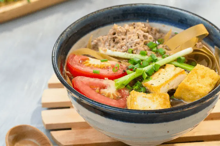 Savor Hai Phong’s Local Food & Seafood Savor Hai Phong’s Local Food & Seafood
