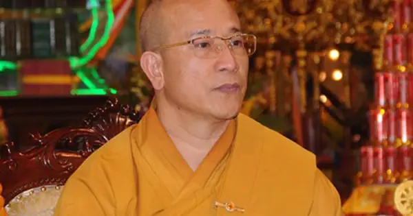 Vụ Chùa Ba Vàng: Đại Đức Thích Trúc Thái Minh Hành Lễ Sám Hối Vụ Chùa Ba Vàng: Đại Đức Thích Trúc Thái Minh Hành Lễ Sám Hối