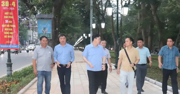 Chủ Tịch Quận Hai Bà Trưng “trải Lòng” Trước Thời Khắc Lịch Sử Chủ Tịch Quận Hai Bà Trưng “trải Lòng” Trước Thời Khắc Lịch Sử