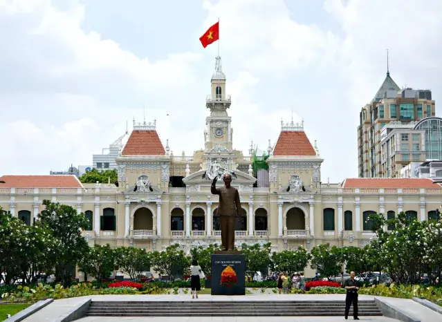 Stroll Along Walking Street To The City Hall