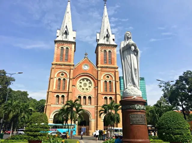 Drop By The Central Post Office And Notre Dame Cathedral