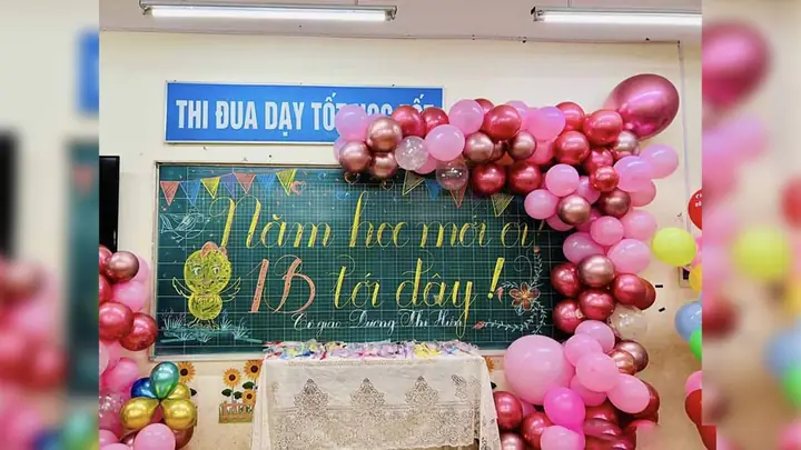 Mẫu Trang Trí Bảng 20/11 Sử Dụng Bóng Bay Mẫu Trang Trí Bảng 20/11 Sử Dụng Bóng Bay