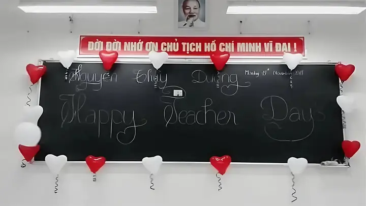 Mẫu Trang Trí Bảng 20/11 Sử Dụng Bóng Bay Mẫu Trang Trí Bảng 20/11 Sử Dụng Bóng Bay