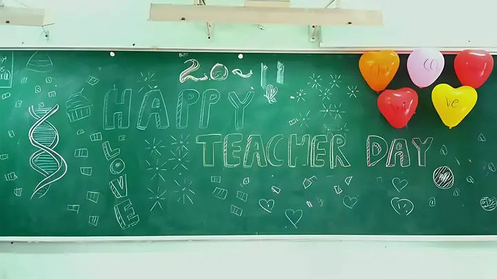 Mẫu Trang Trí Bảng 20/11 Sử Dụng Bóng Bay Mẫu Trang Trí Bảng 20/11 Sử Dụng Bóng Bay