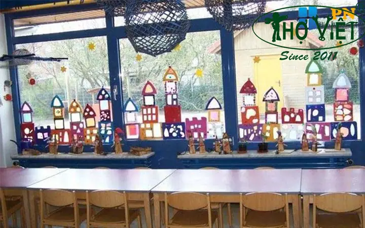 Trang Trí Cửa Kính Lớp Mầm Non Bằng Decal Trang Trí Cửa Kính Lớp Mầm Non Bằng Decal