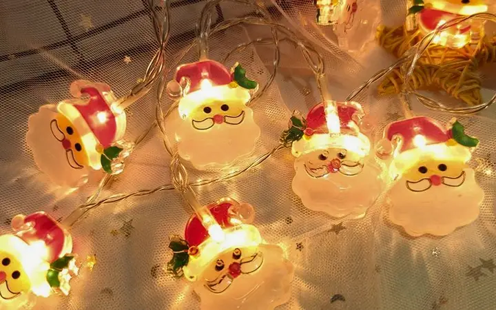 Trang Trí Noel Bằng Dây Đèn Led