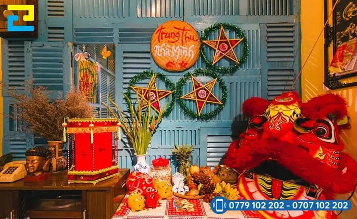 Trang Trí Bàn Thờ Gia Tiên Với Mâm Cỗ Trung Thu