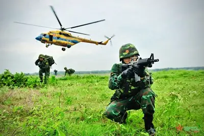Lực Lượng Đặc Công, Trinh Sát Đặc Nhiệm Huấn Luyện Nhảy Dù