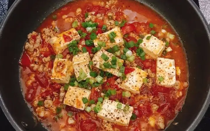 Cơm, Khoai Tây Xào, Đậu Sốt Cà Chua